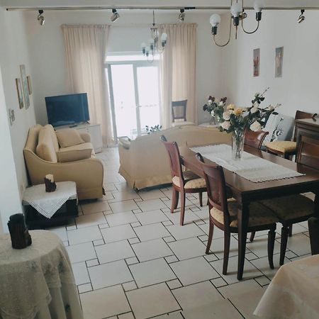 Sunny Central New Classic House Heraklion  Bagian luar foto